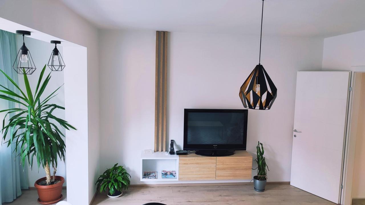 Apartman Lena Apartment ทูซลา ภายนอก รูปภาพ