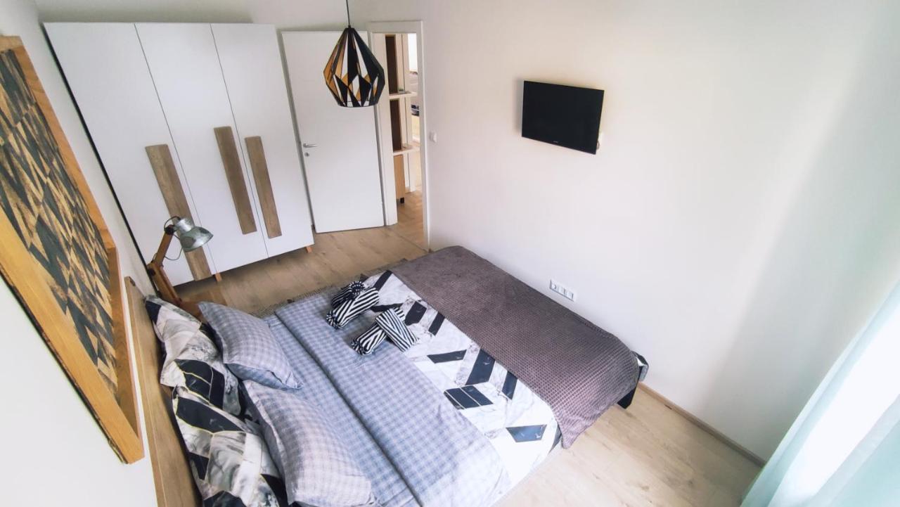 Apartman Lena Apartment ทูซลา ภายนอก รูปภาพ